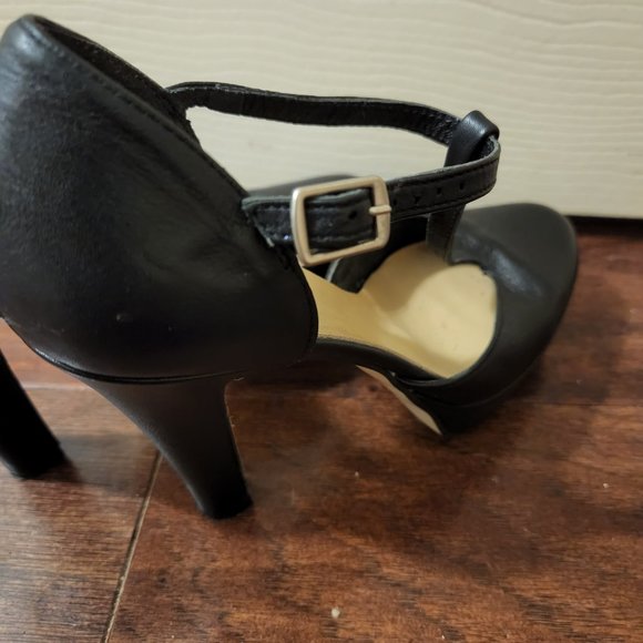 Black Leather Mary-Jane style high heels - Picture 5 of 5